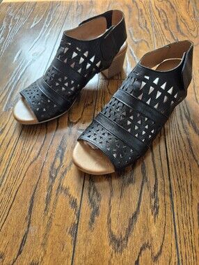 Sandals Heels 41 - Tyche - Black / Brown Tan - 9.5 / 10 Like New Unique